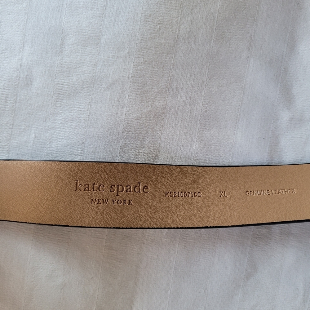 Kate Spade Black and Tan Belt with Gold Accent 45×1 1/4. - Picture 4 of 7